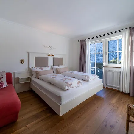 菲林霍夫奥内加特公寓 农家乐 *