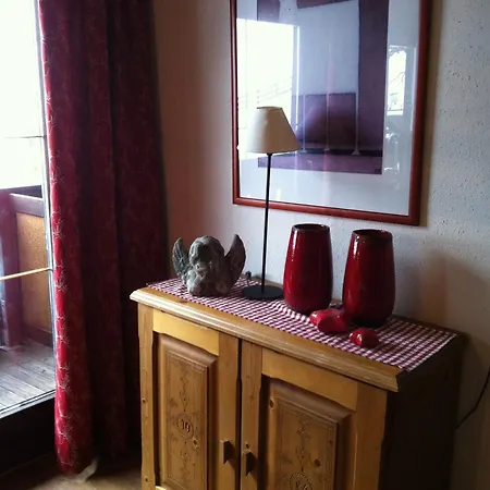 农家乐 菲林霍夫奥内加特公寓 *